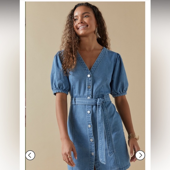 Francesca’s Mi Ami denim button front mini dress - Picture 2 of 2